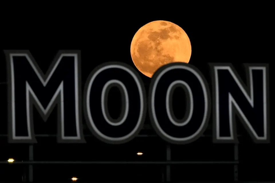 ماه 1