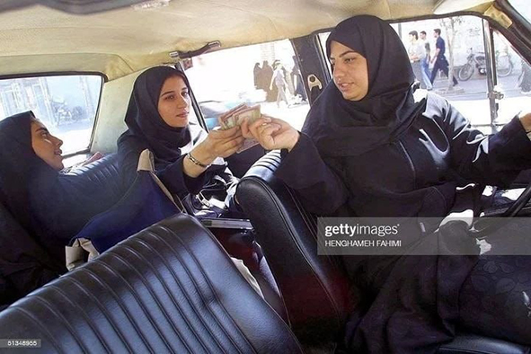 زنان پیشگام در رانندگی تاکسی در قم