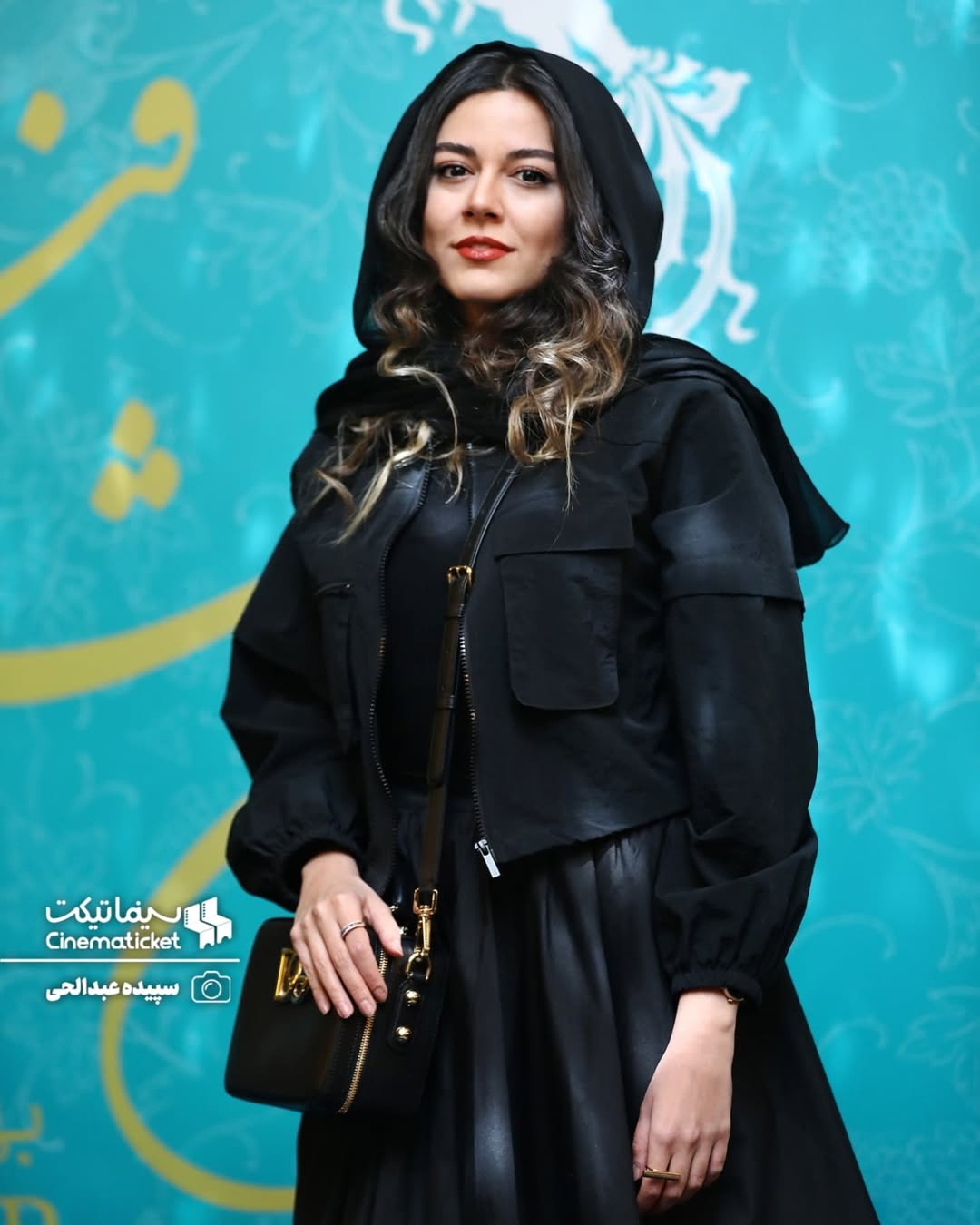 ماهور الوند و علی اوجی و هومن حاجی عبداللهی در فتتاحیه چهل و سومین جشنواره فیلم فجر (1)