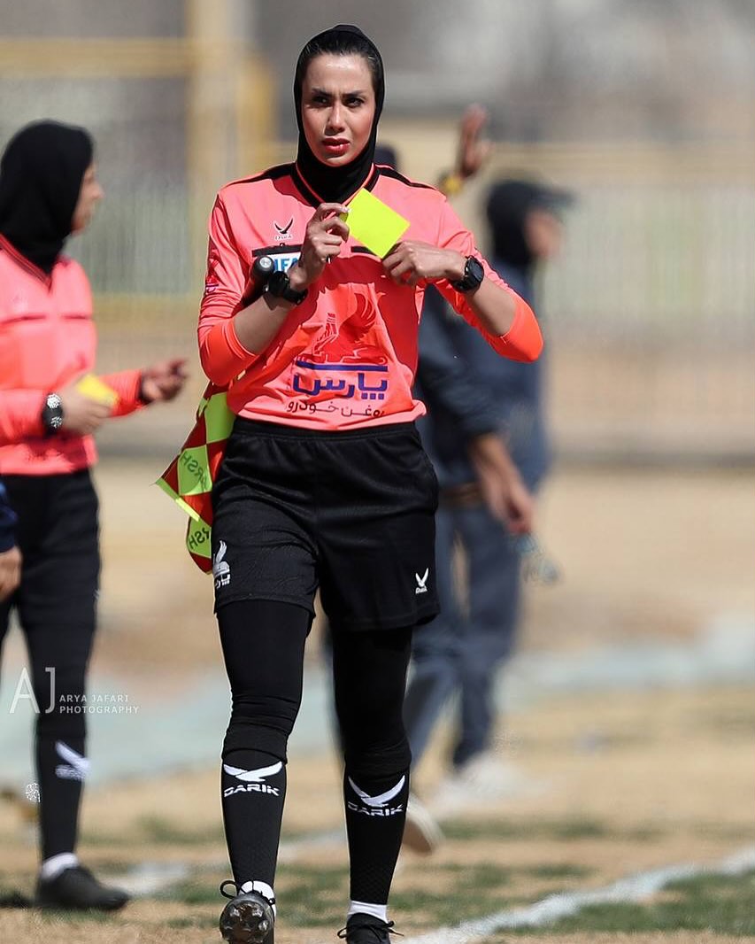 آتنا لشنی (1)