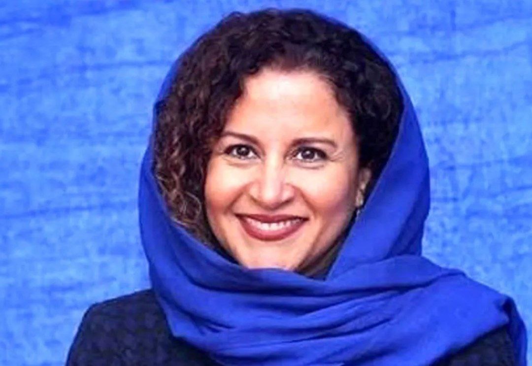 بیوگرافی بازیگران فصل 2 سریال سرزمین مادری ؛ فرشته صدرعرفایی در نقش منیر زن اوس حسین، مادربزرگ مادری رهی