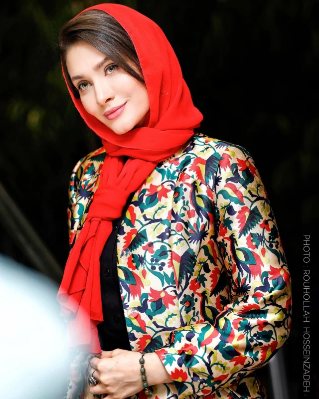 بیوگرافی ساناز سعیدی