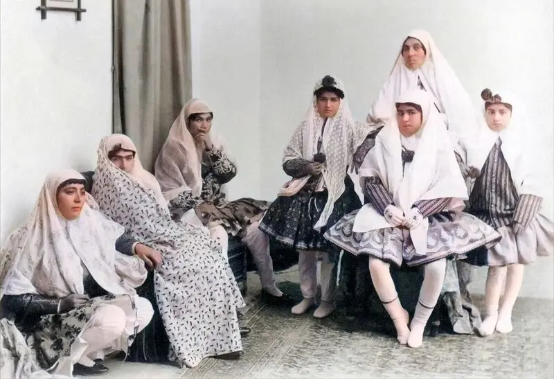  زن زیبا در حرمسرای ناصرالدین شاه