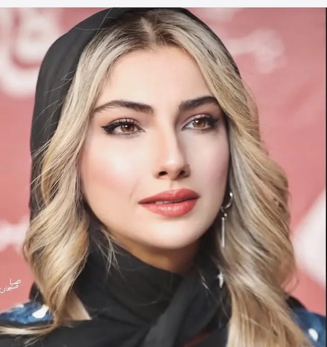 محیا دهقانی 