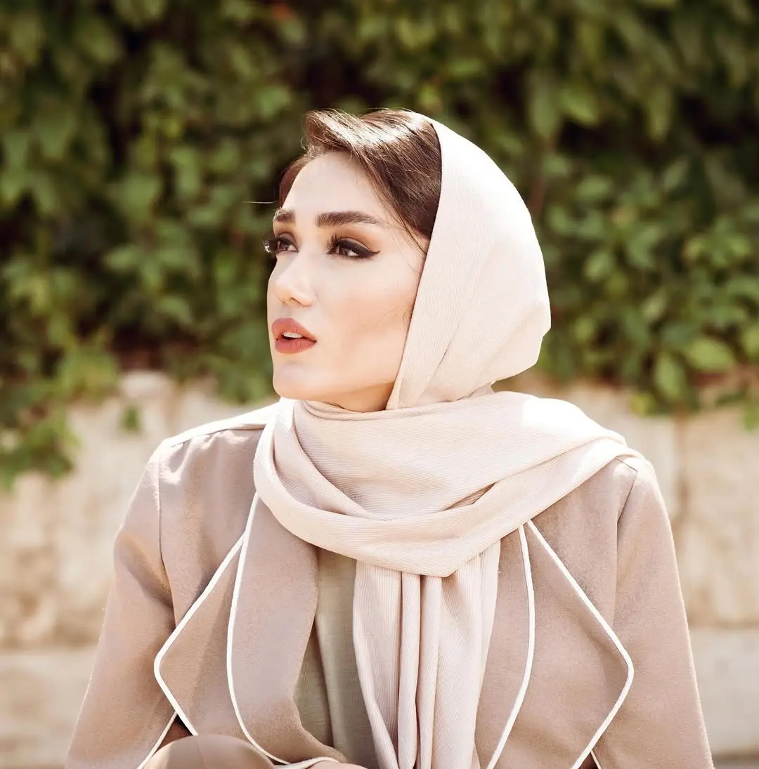 فرزانه (1)