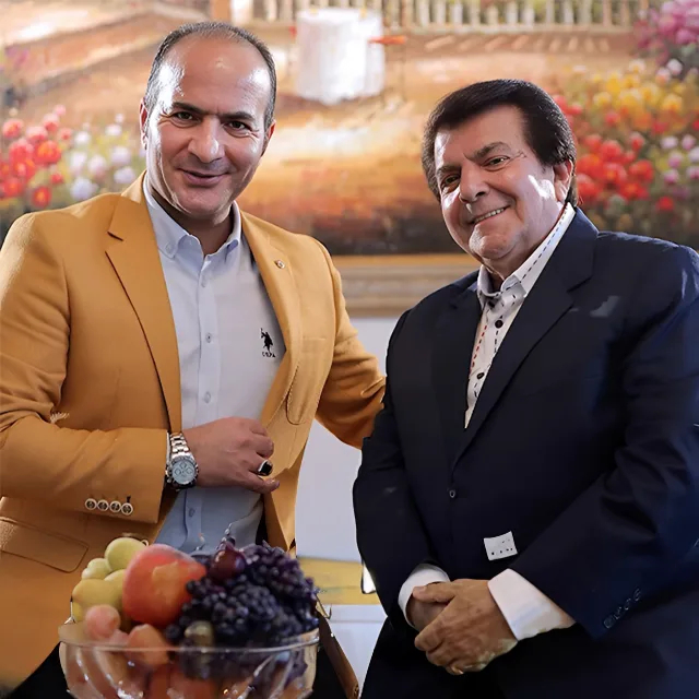 عکس حسن ریوندی در کنار عباس قادری