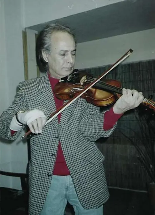 سیاوش زندگانی