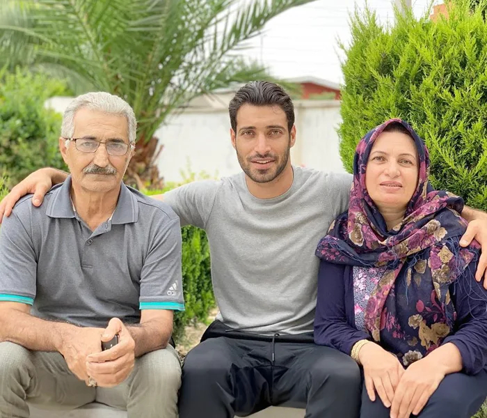 عکس پدر و مادر شجاع خلیل زاده
